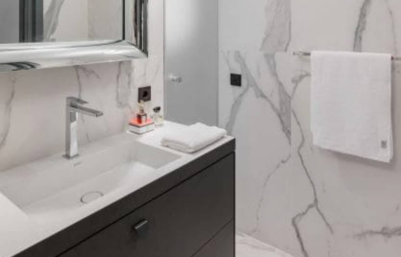 Catalonia Ceramic transforma un bany amb materials de prestigi