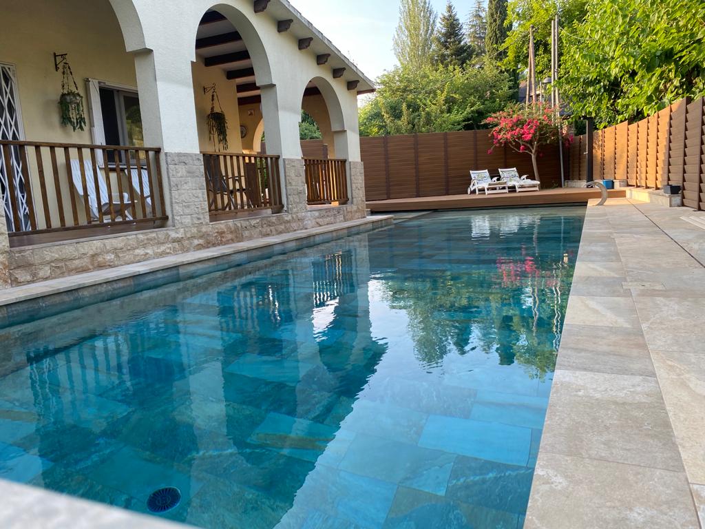 Piscina RosaGres a Sant Cugat