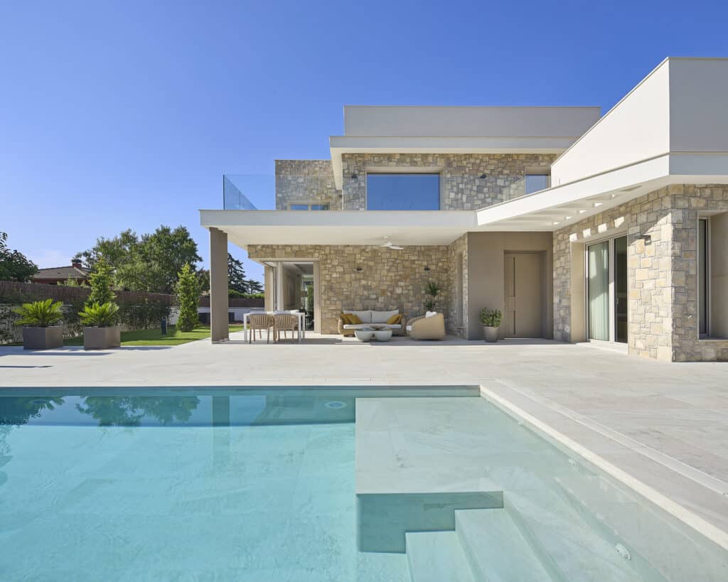 Piscina INOUT a Collbató