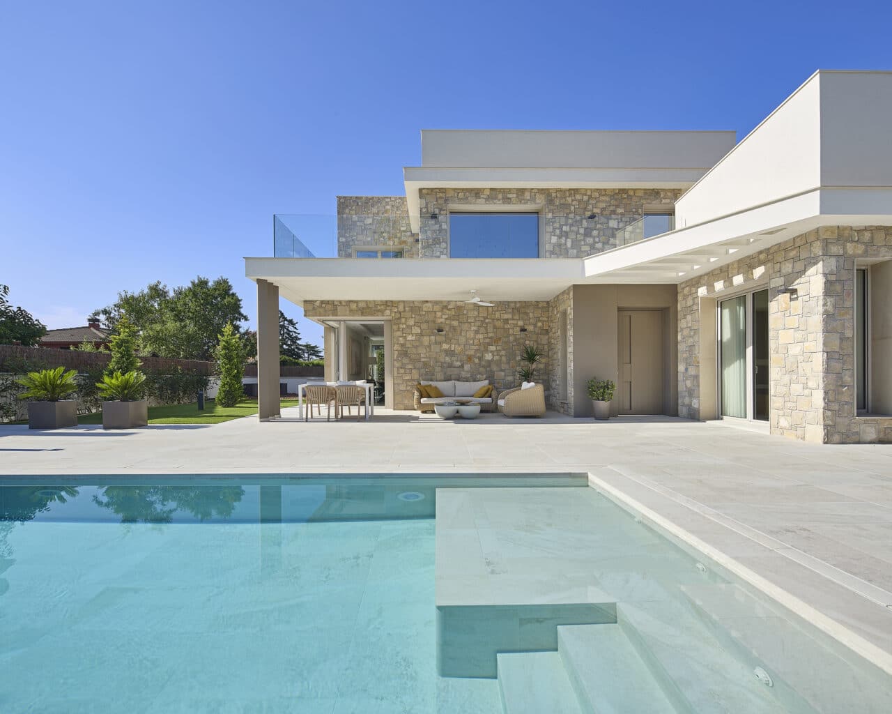 Piscina INOUT a Collbató