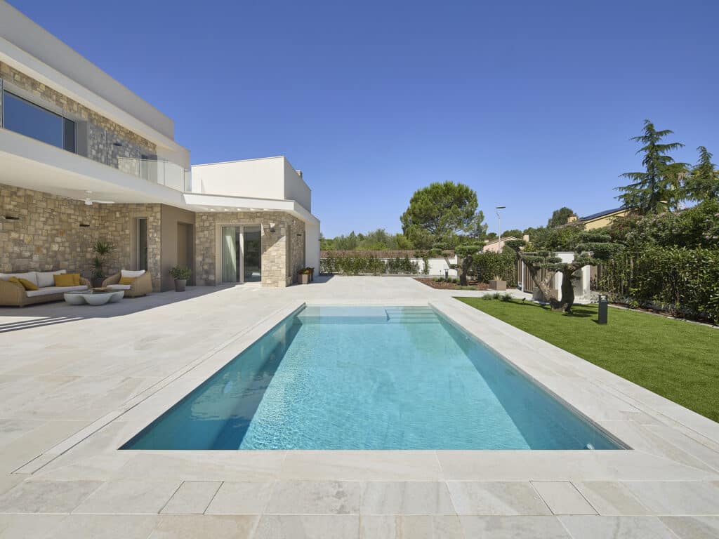 Piscina INOUT a Collbató