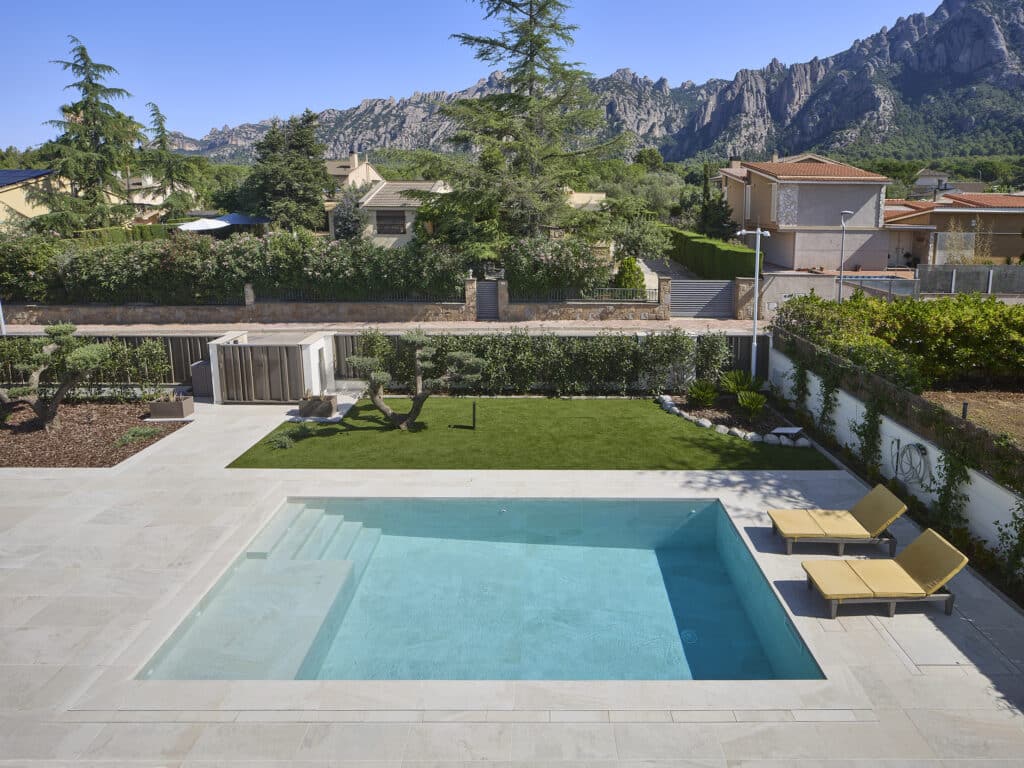 Piscina INOUT a Collbató