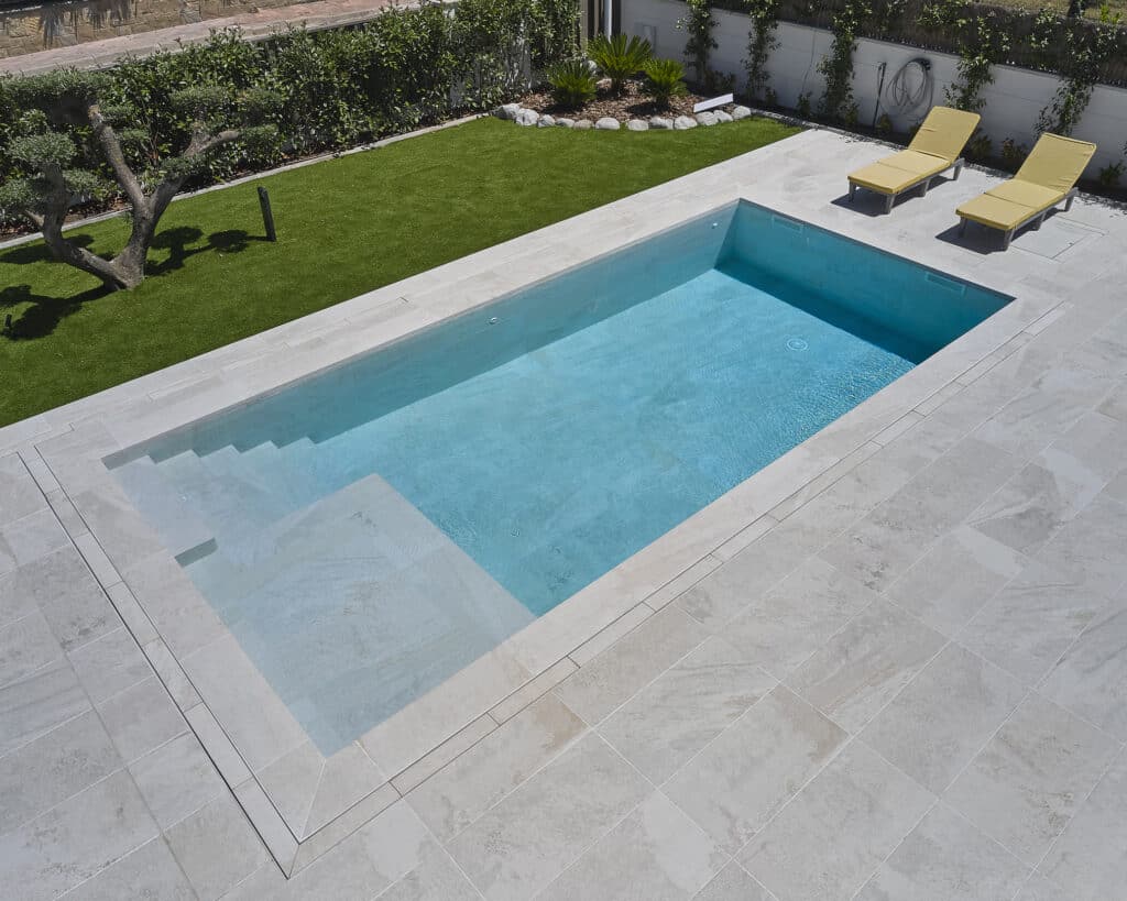 Piscina INOUT a Collbató