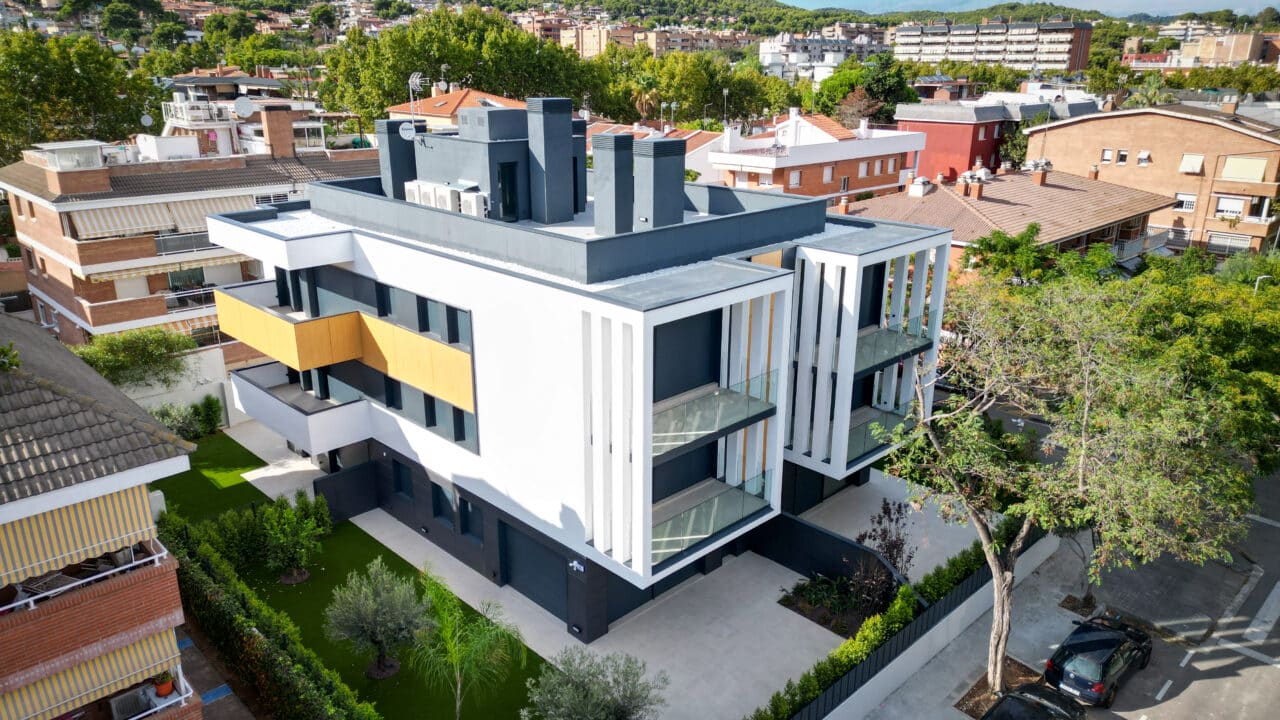 Edifici plurifamiliar a l’avinguda 302