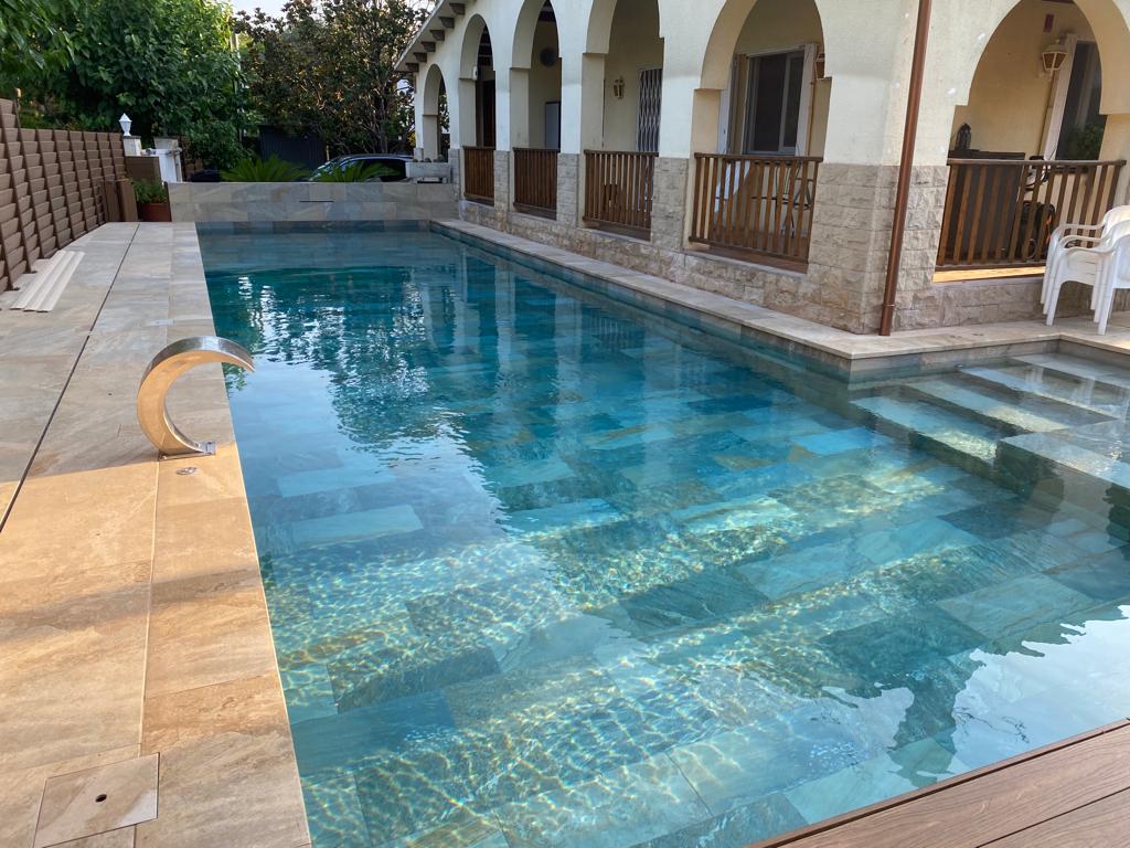 Piscina RosaGres a Sant Cugat